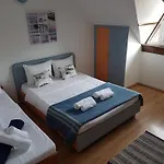 Pensiunea Casa Johnelly * コスティネシュティ