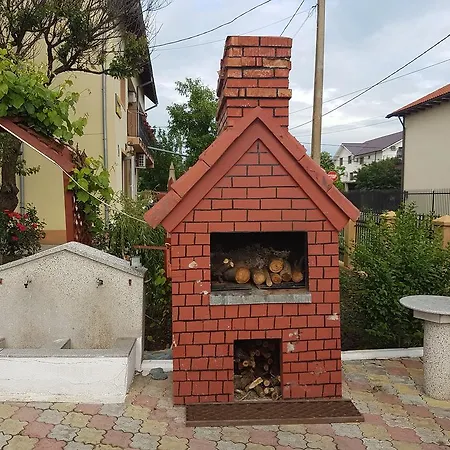 Bed & Breakfast Pensiunea Casa Johnelly