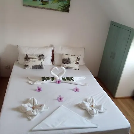 Bed & Breakfast Pensiunea Casa Johnelly Costinesti