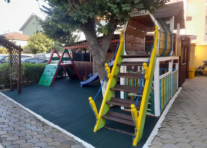 Bed & Breakfast Pensiunea Casa Johnelly