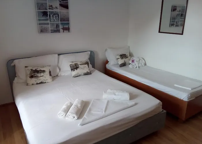 Bed & Breakfast Pensiunea Casa Johnelly *