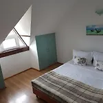Bed & Breakfast Pensiunea Casa Johnelly Costinesti