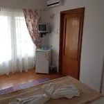Bed & Breakfast Pensiunea Casa Johnelly