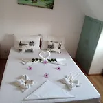 Bed & Breakfast Pensiunea Casa Johnelly Costinesti
