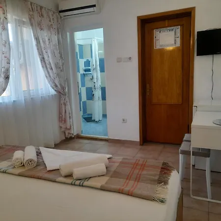 Pensiunea Casa Johnelly *